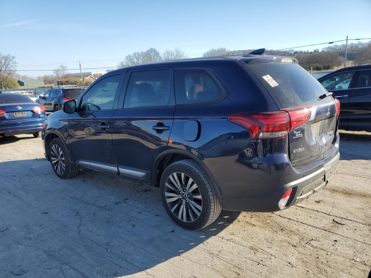 2019 Mitsubishi Outlander - Image 2