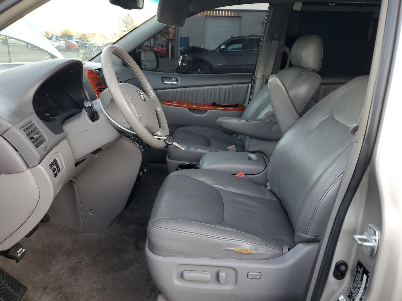2007 Toyota Sienna - Image 7