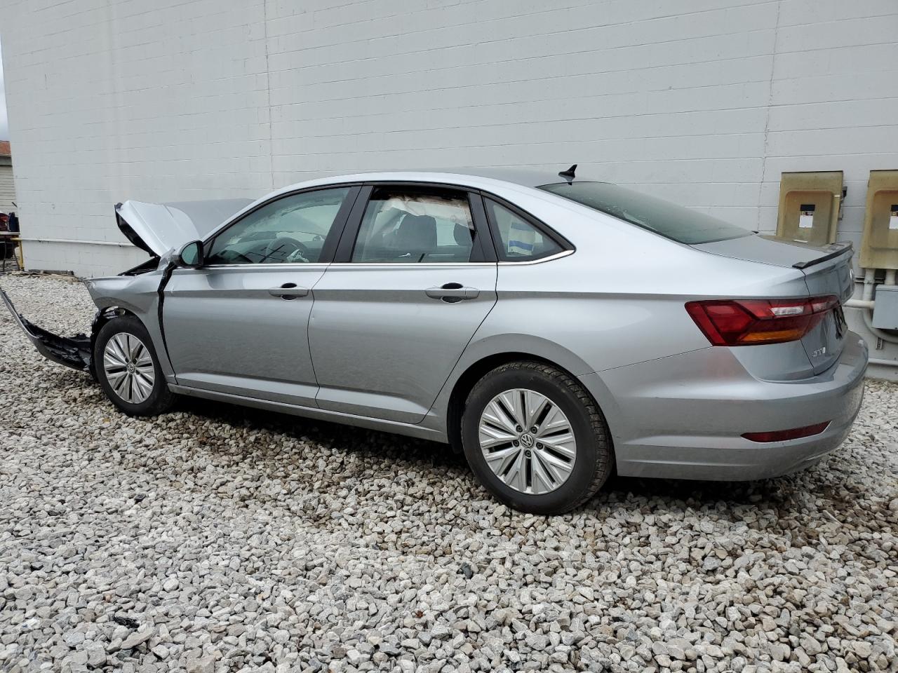 2019 Volkswagen Jetta - Image 2