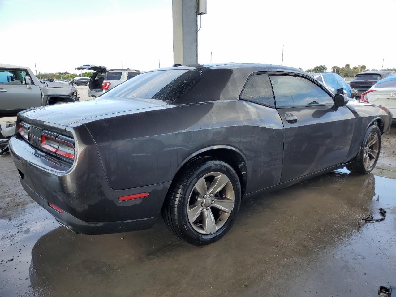 VIN 2C3CDZAG9GH177061 2016 DODGE CHALLENGER no.3