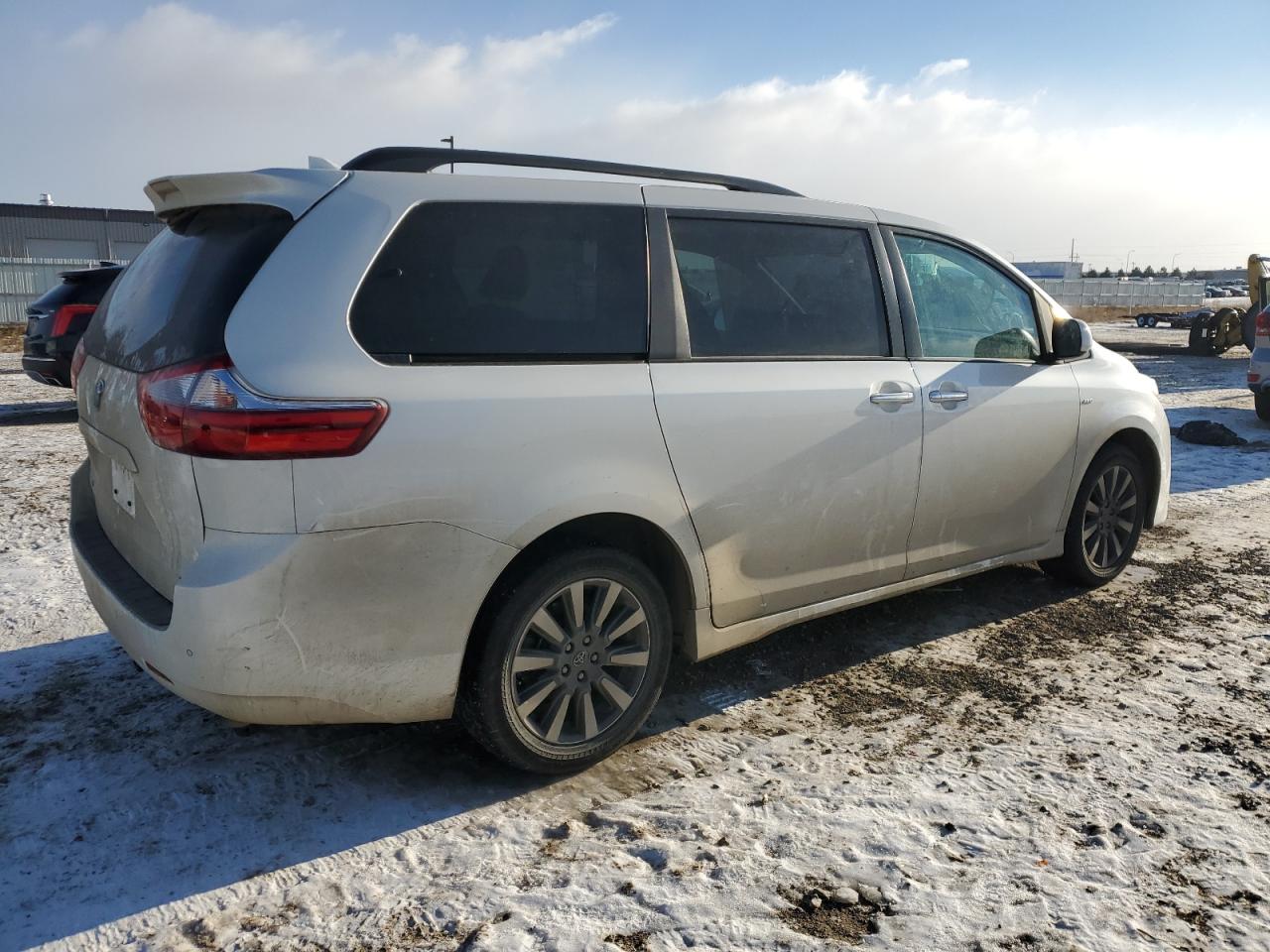 2020 Toyota Sienna - Image 3