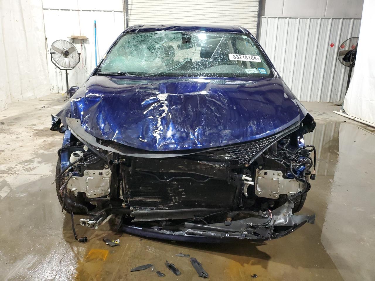 2017 Chrysler Pacifica - Image 5