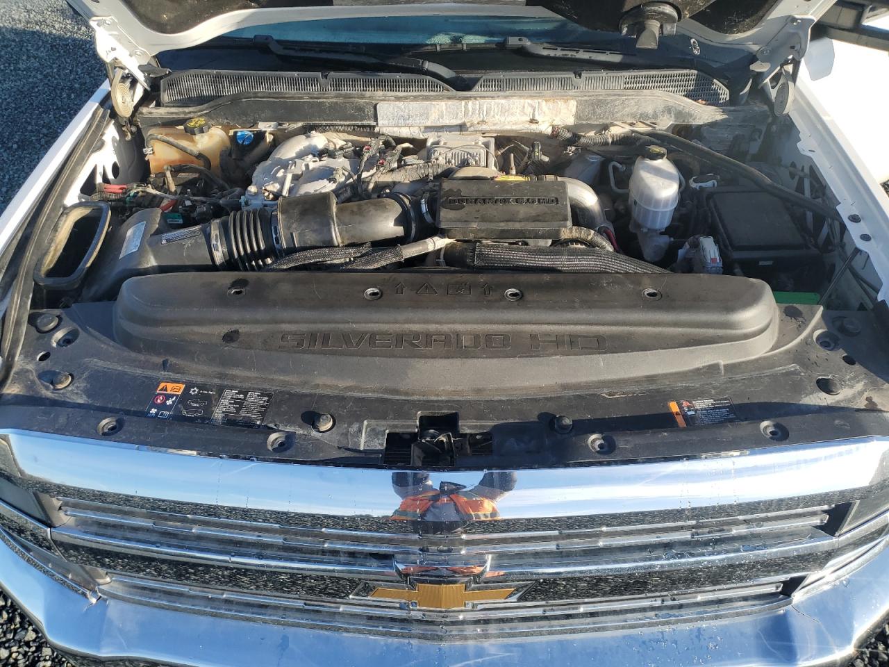 2018 Chevrolet Silverado - Image 11