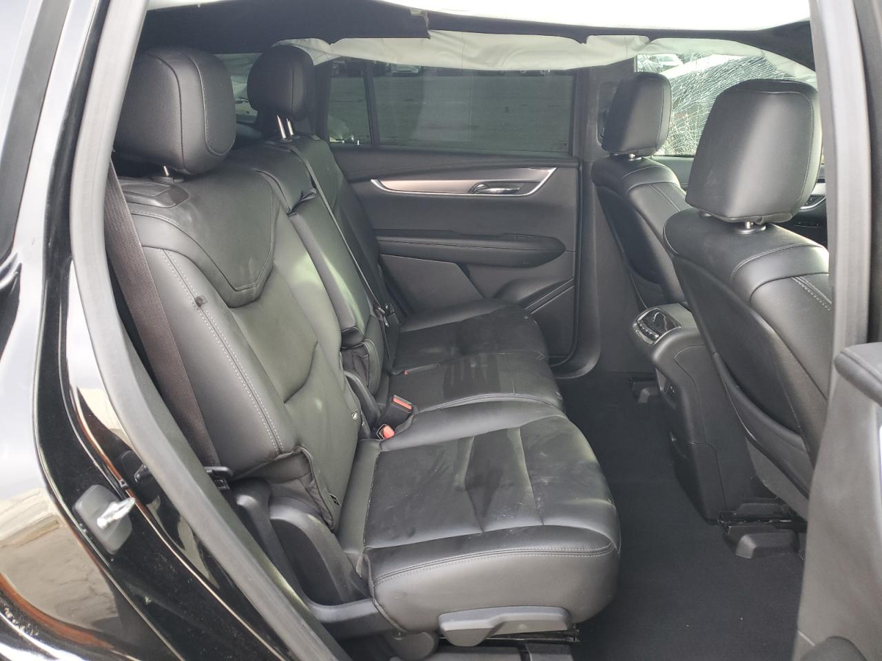 2021 Cadillac XT6 - Image 11
