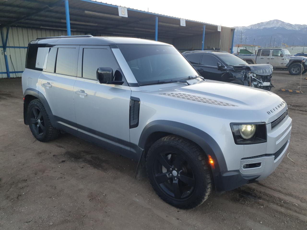 2020 Land Rover Defender - Image 4