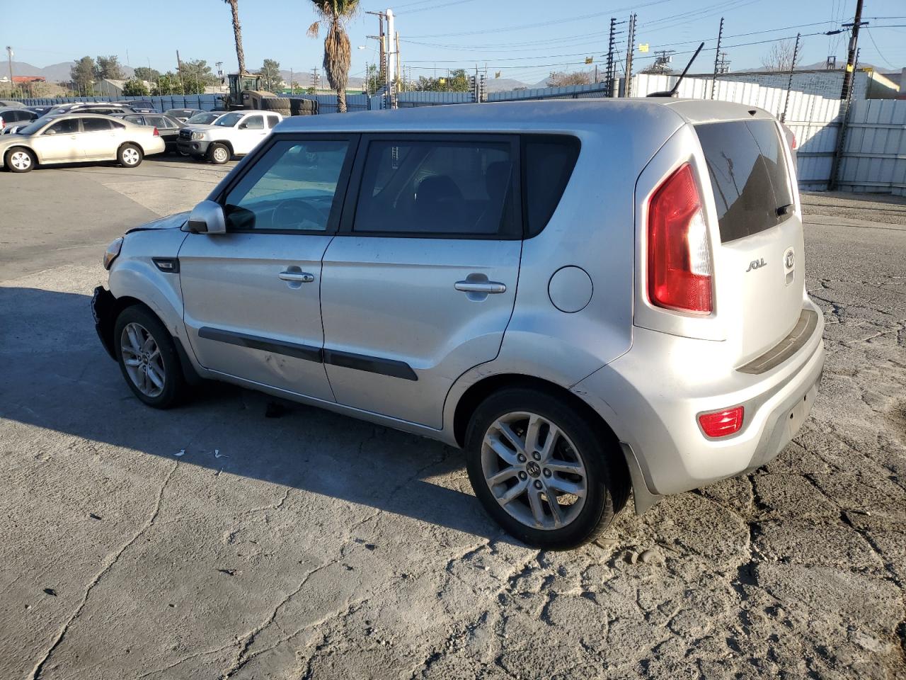 VIN KNDJT2A54D7533337 2013 KIA SOUL no.2