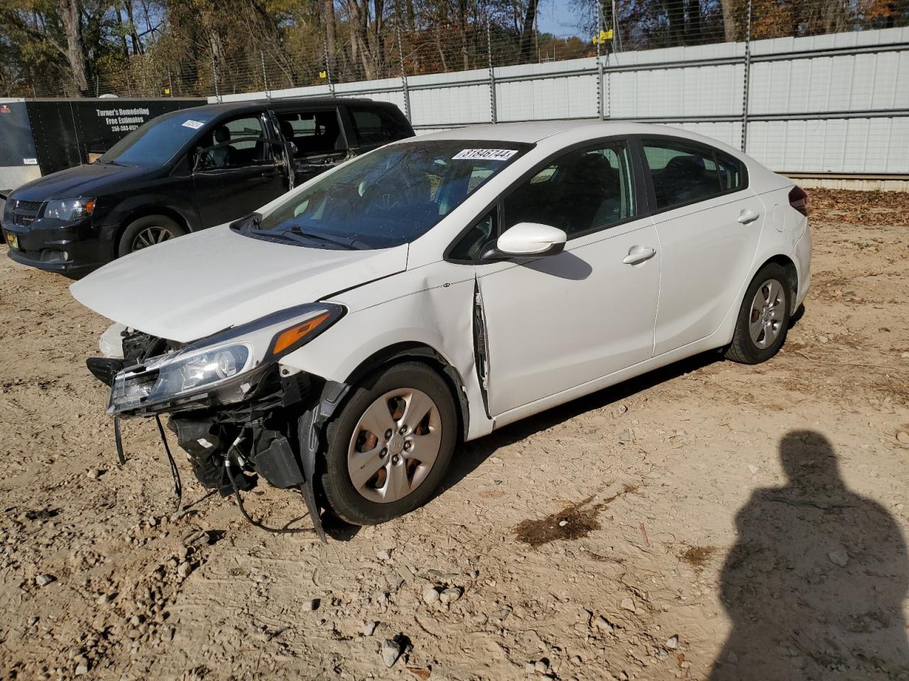 3KPFK4A75JE229368 2018 KIA FORTE - Image 1