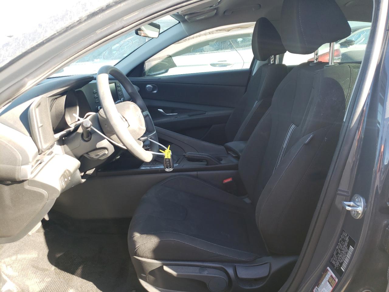 2023 Hyundai Elantra - Image 7