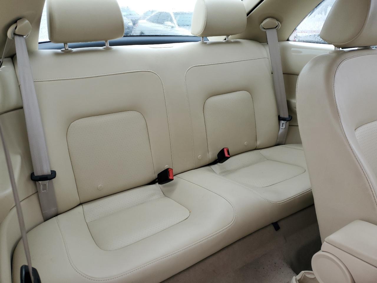 2006 Volkswagen Beetle - Image 10