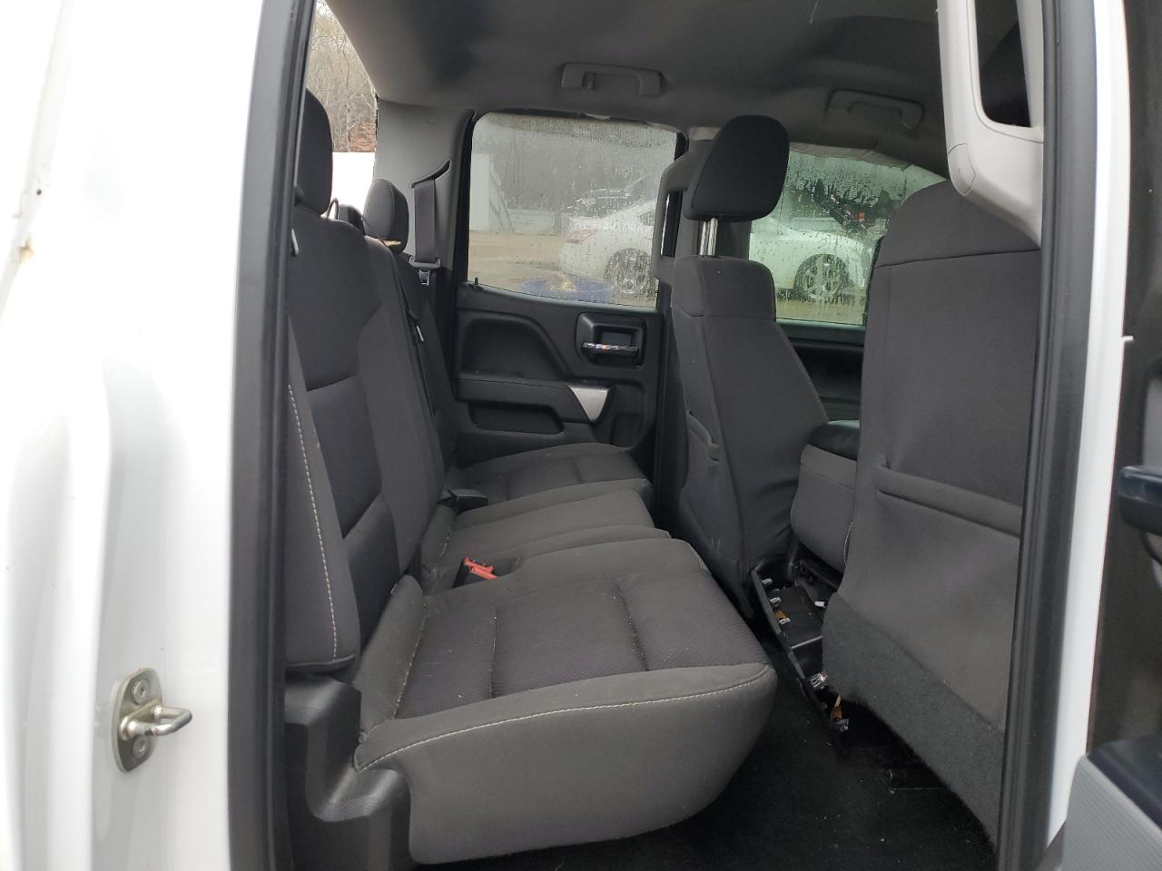2016 Chevrolet Silverado - Image 11