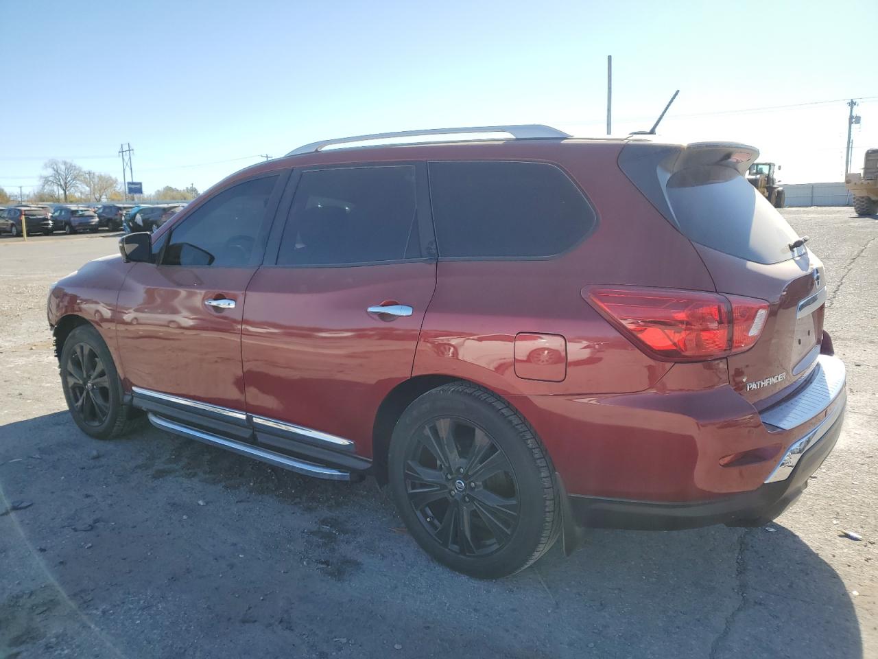 2017 Nissan Pathfinder - Image 2