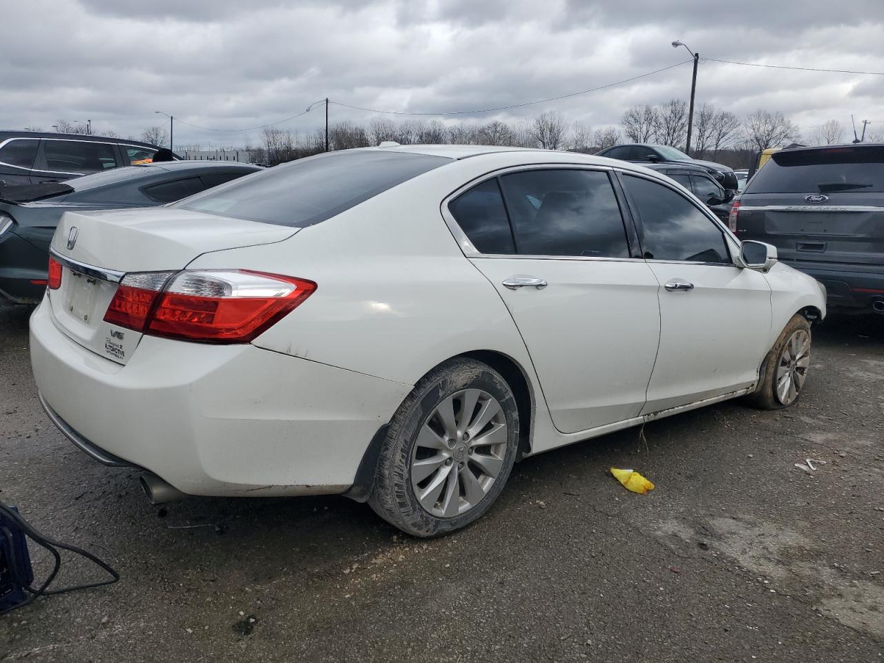 VIN 1HGCR3F87EA042184 2014 HONDA ACCORD no.3