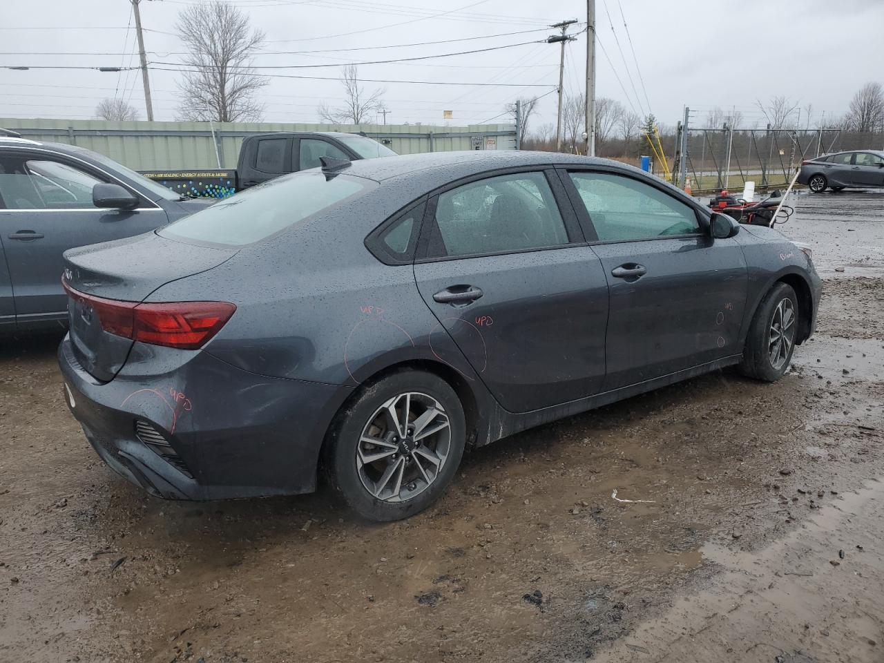 VIN 3KPF24AD5PE582689 2023 KIA FORTE no.3