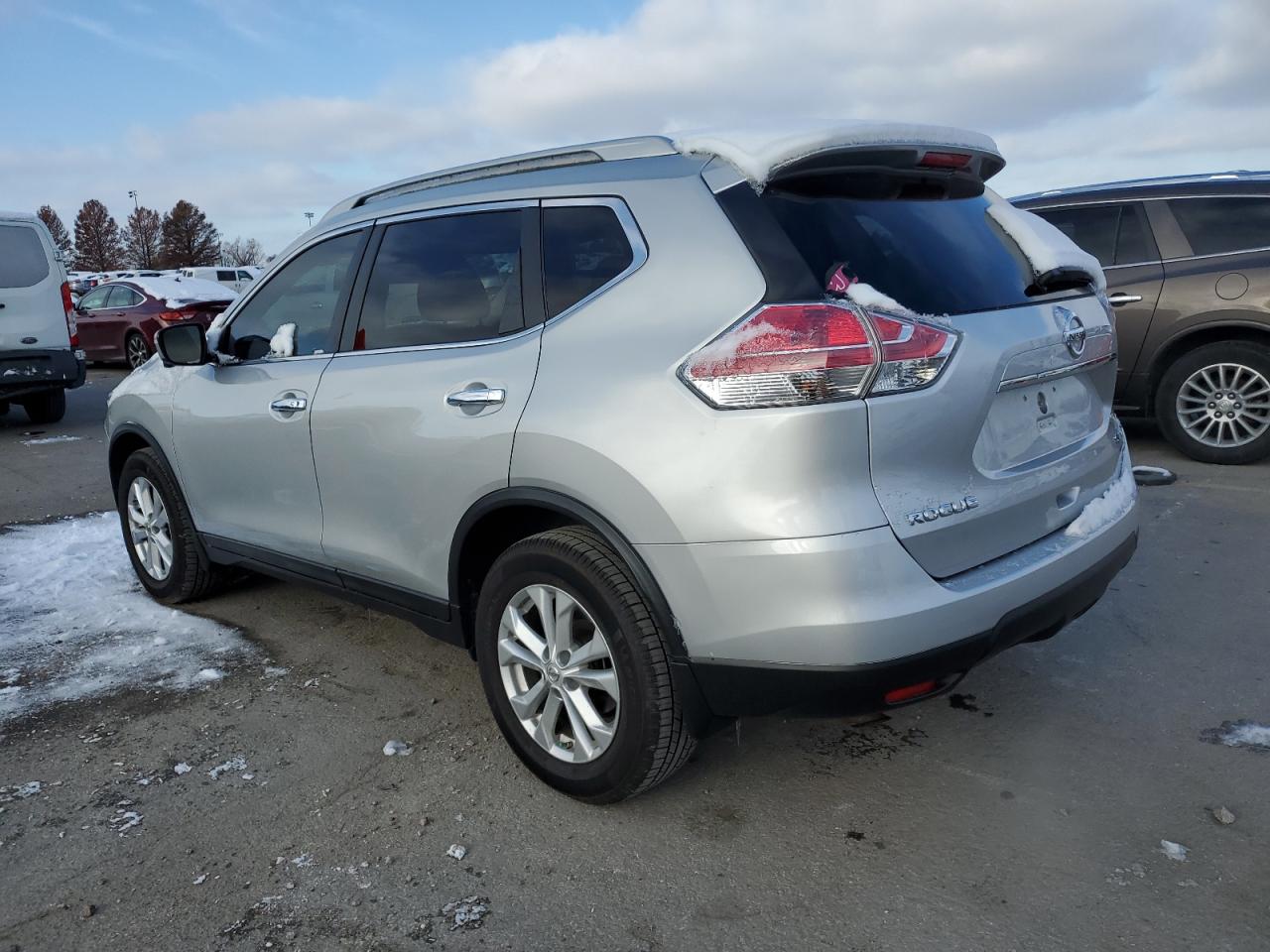 2015 Nissan Rogue - Image 2