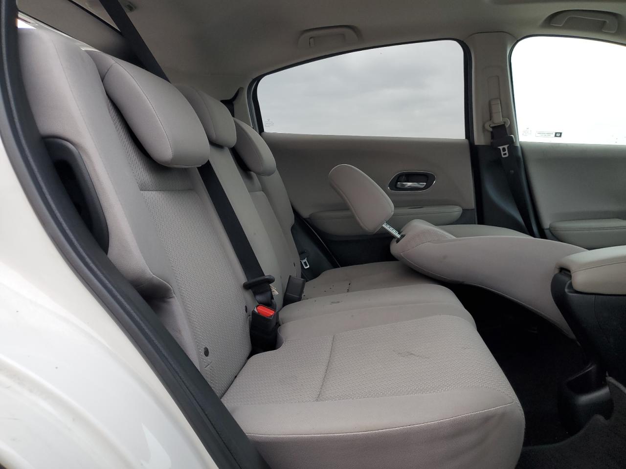 2017 Honda HR-V - Image 11