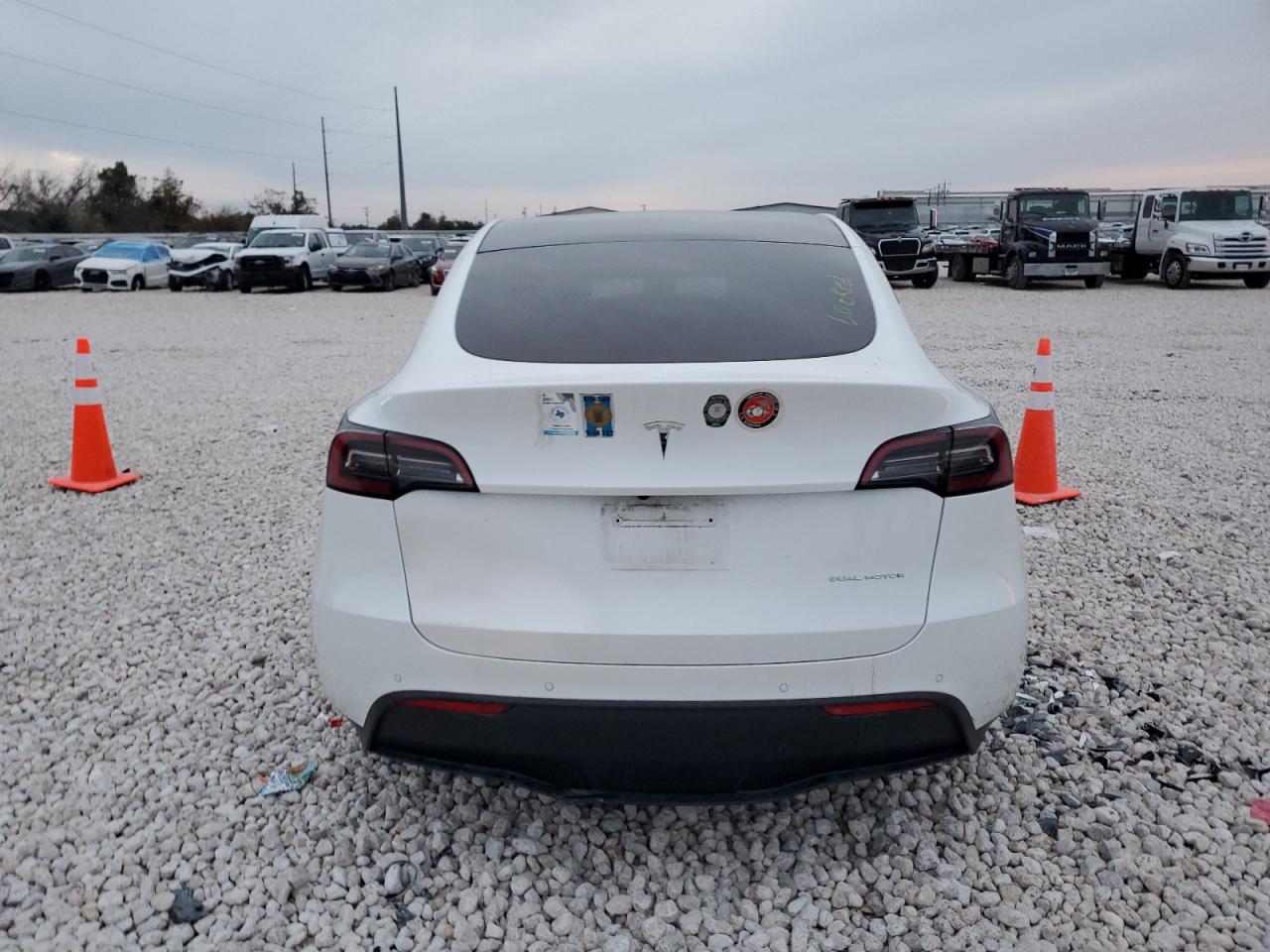 2022 Tesla Model Y VIN: 7SAYGAEE4NF315260 Lot: 82182104