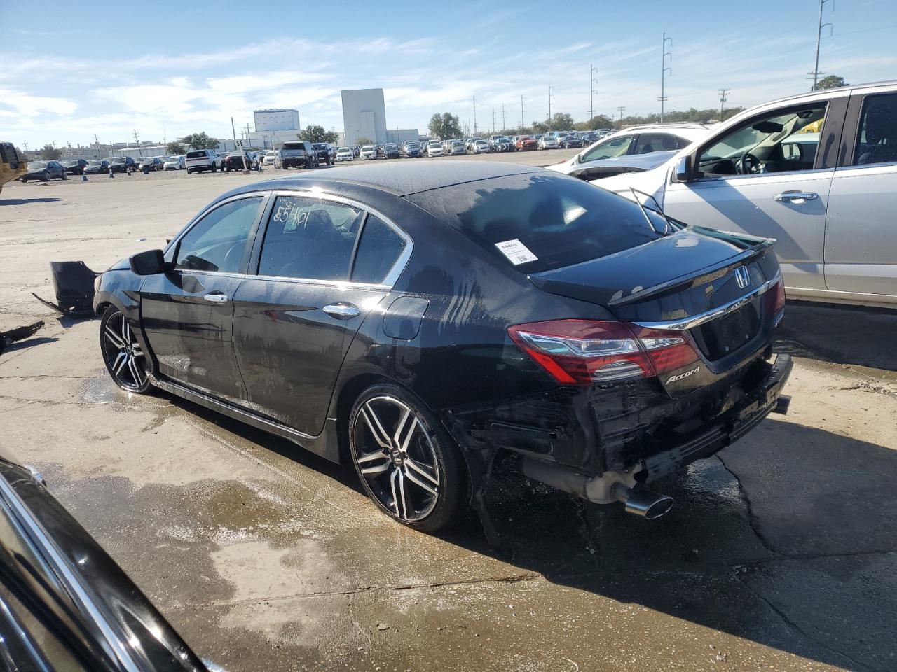 VIN 1HGCR2F19HA180441 2017 HONDA ACCORD no.2