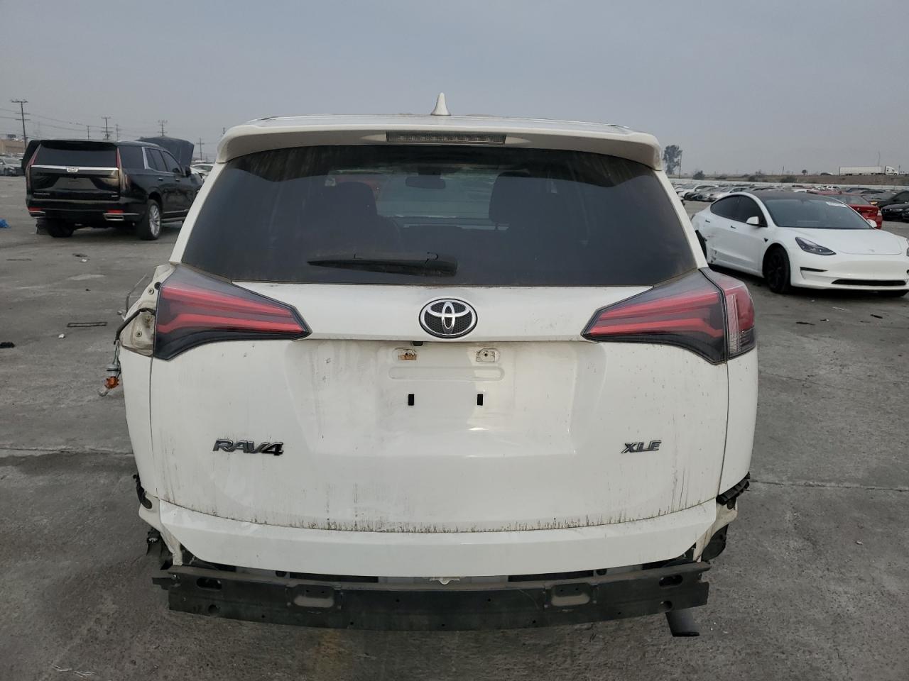 2017 Toyota RAV 4 - Image 6