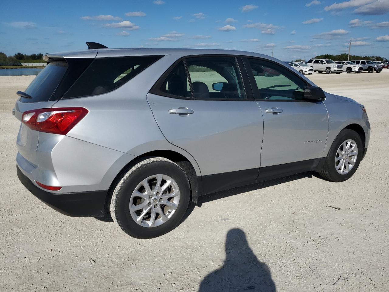 2020 Chevrolet Equinox - Image 3