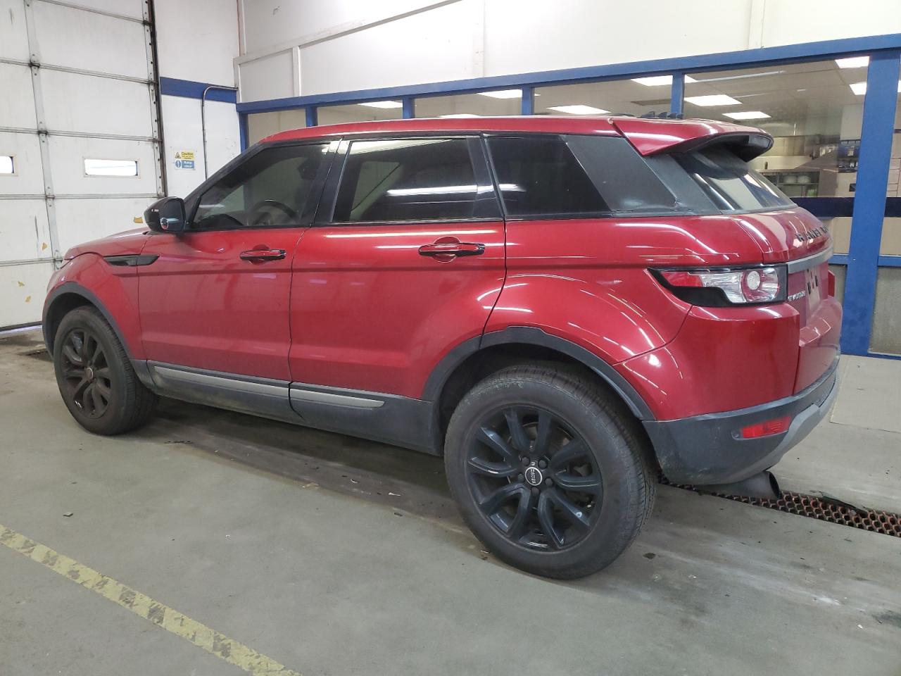 2015 Land Rover Range Rover - Image 2