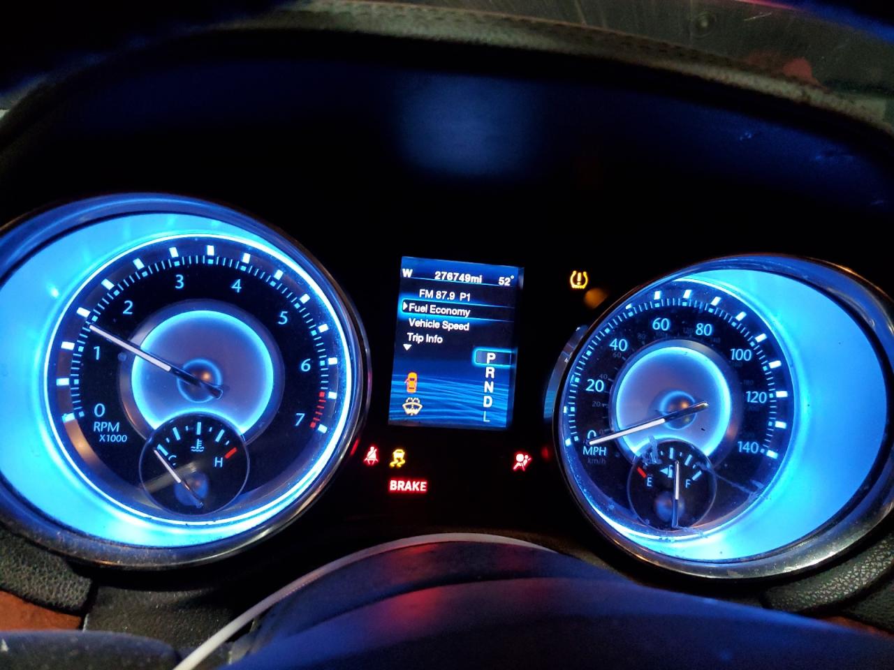 2012 Chrysler 300 - Image 9