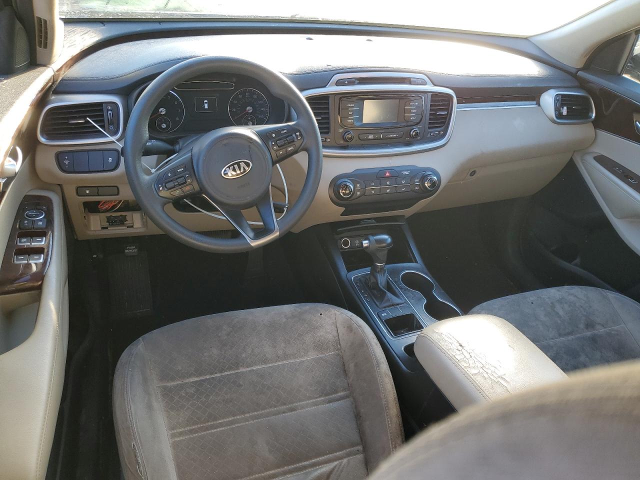 2016 Kia Sorento - Image 8