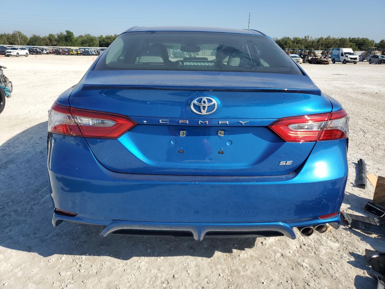 VIN 4T1B11HK0JU158457 2018 TOYOTA CAMRY no.6