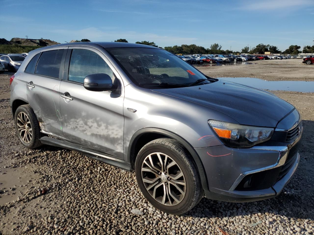 2016 Mitsubishi Outlander - Image 4