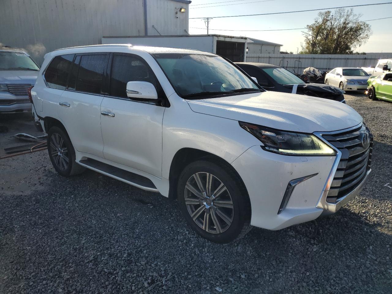 VIN JTJHY7AX7H4227414 2017 LEXUS LX570 no.4