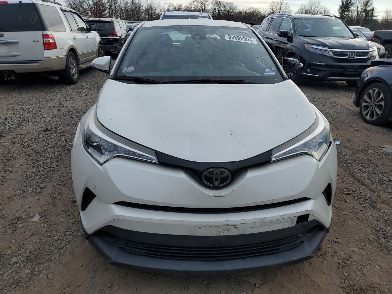 VIN NMTKHMBXXJR012057 2018 TOYOTA C-HR no.5