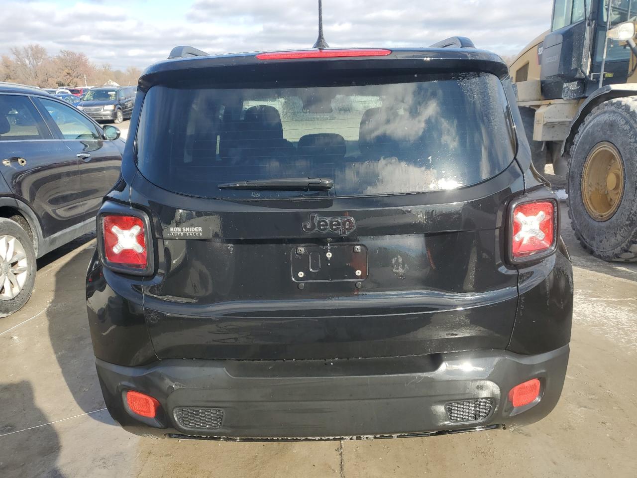 2017 Jeep Renegade - Image 6