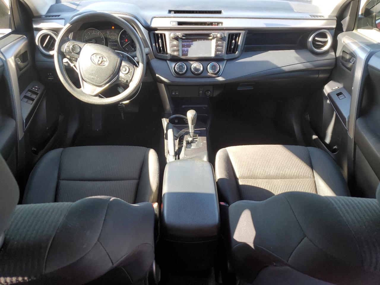 2018 Toyota RAV 4 - Image 8