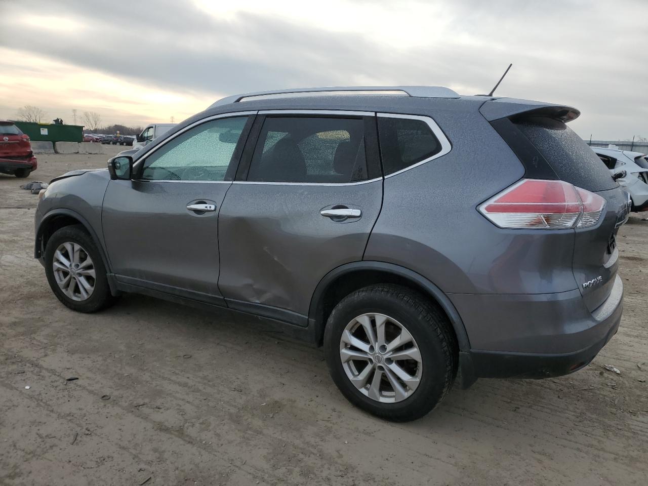 2016 Nissan Rogue - Image 2