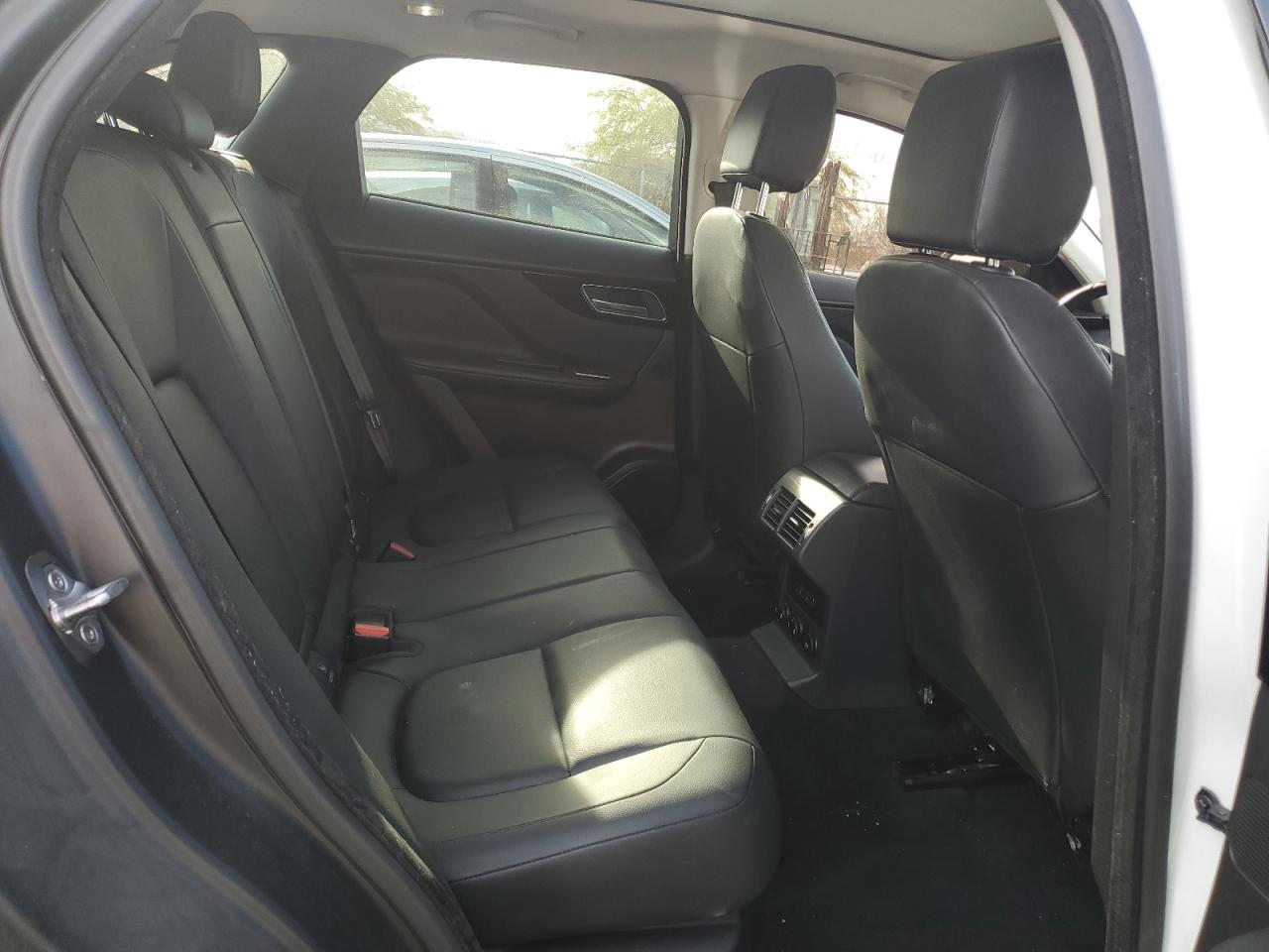 2017 Jaguar F-Pace - Image 11