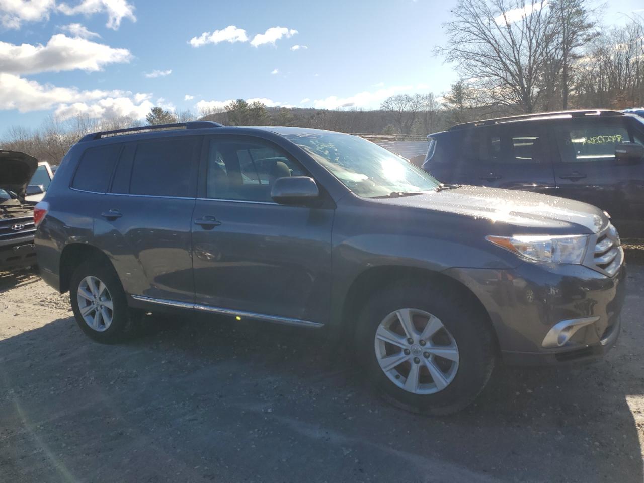 VIN 5TDBK3EHXDS242820 2013 TOYOTA HIGHLANDER no.4