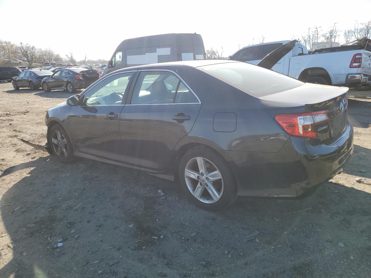 VIN 4T1BF1FK8EU814656 2014 TOYOTA CAMRY no.2