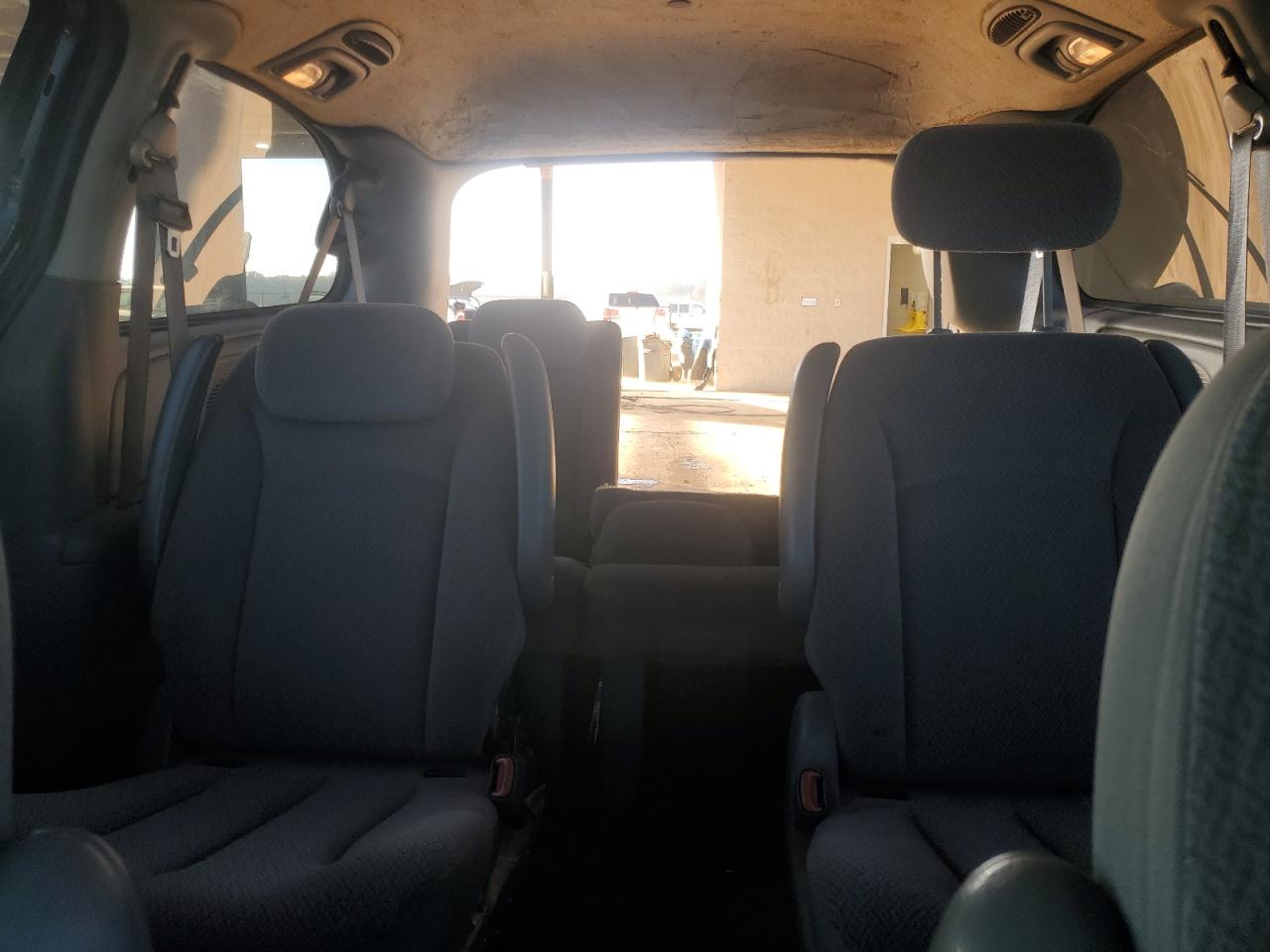 2006 Dodge Caravan - Image 10