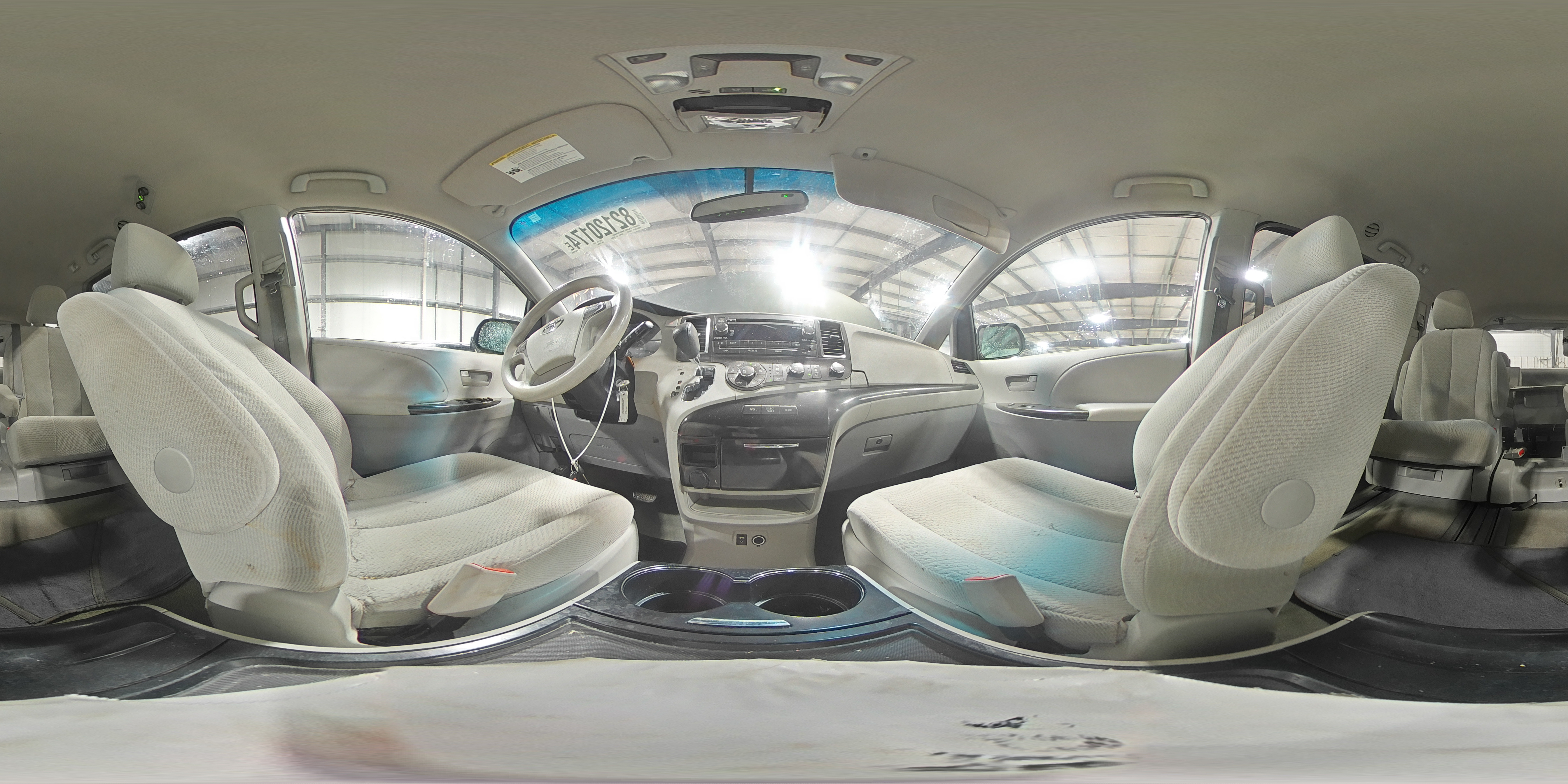 2012 Toyota Sienna - Image 14