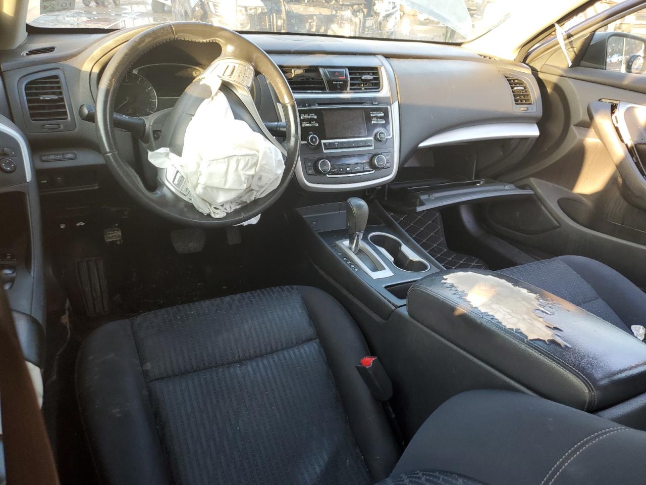 2017 Nissan Altima - Image 8