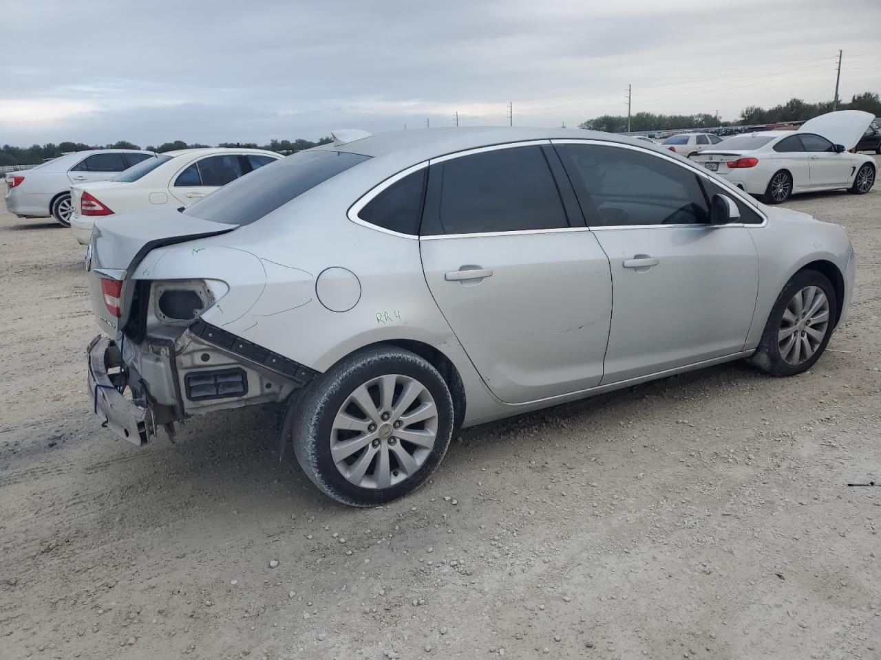 VIN 1G4PP5SK1G4156908 2016 BUICK VERANO no.3