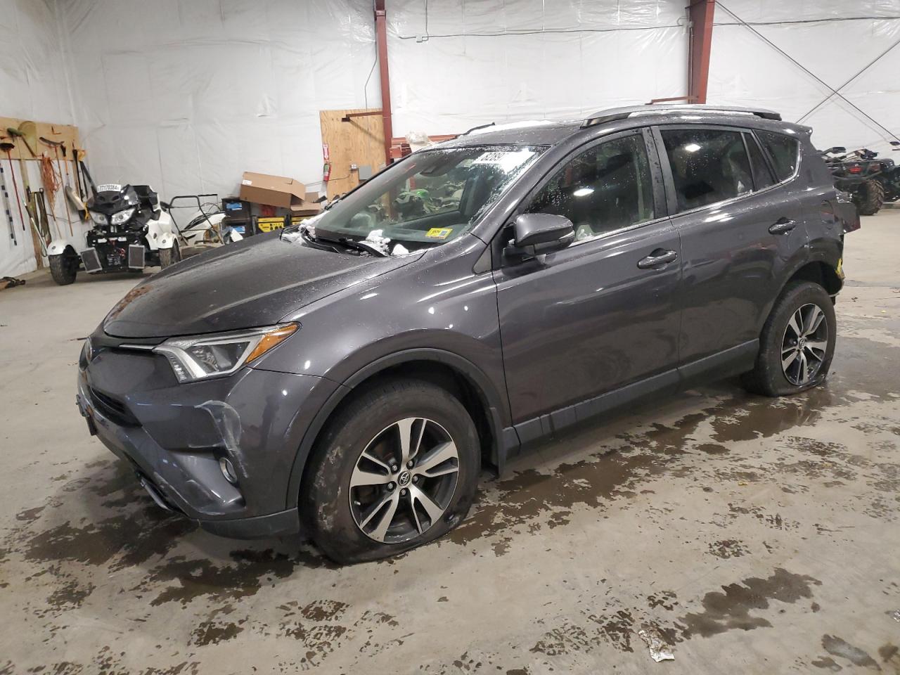 VIN JTMRFREV0HJ147228 2017 TOYOTA RAV4 no.1