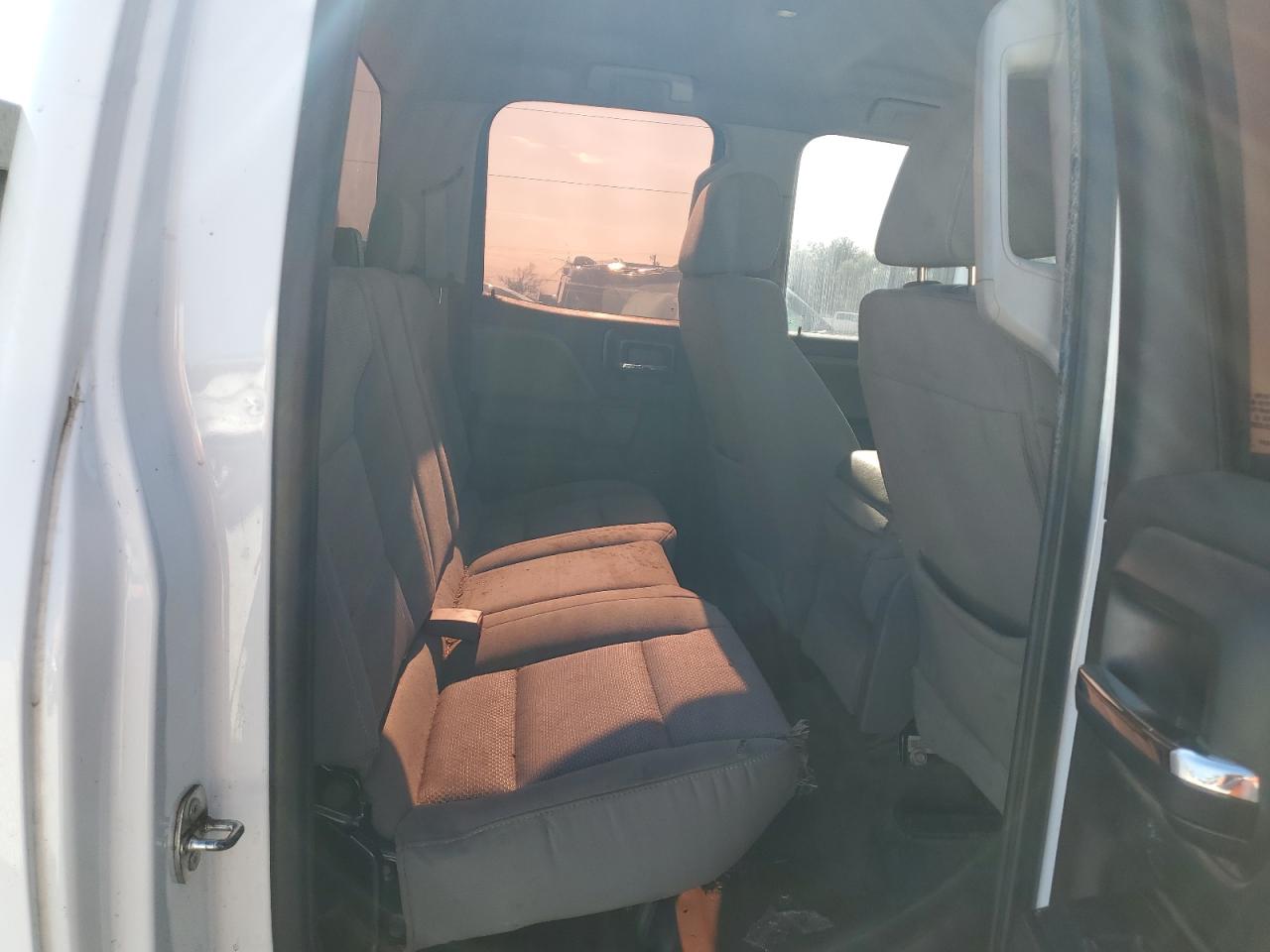 2016 Chevrolet Silverado - Image 10