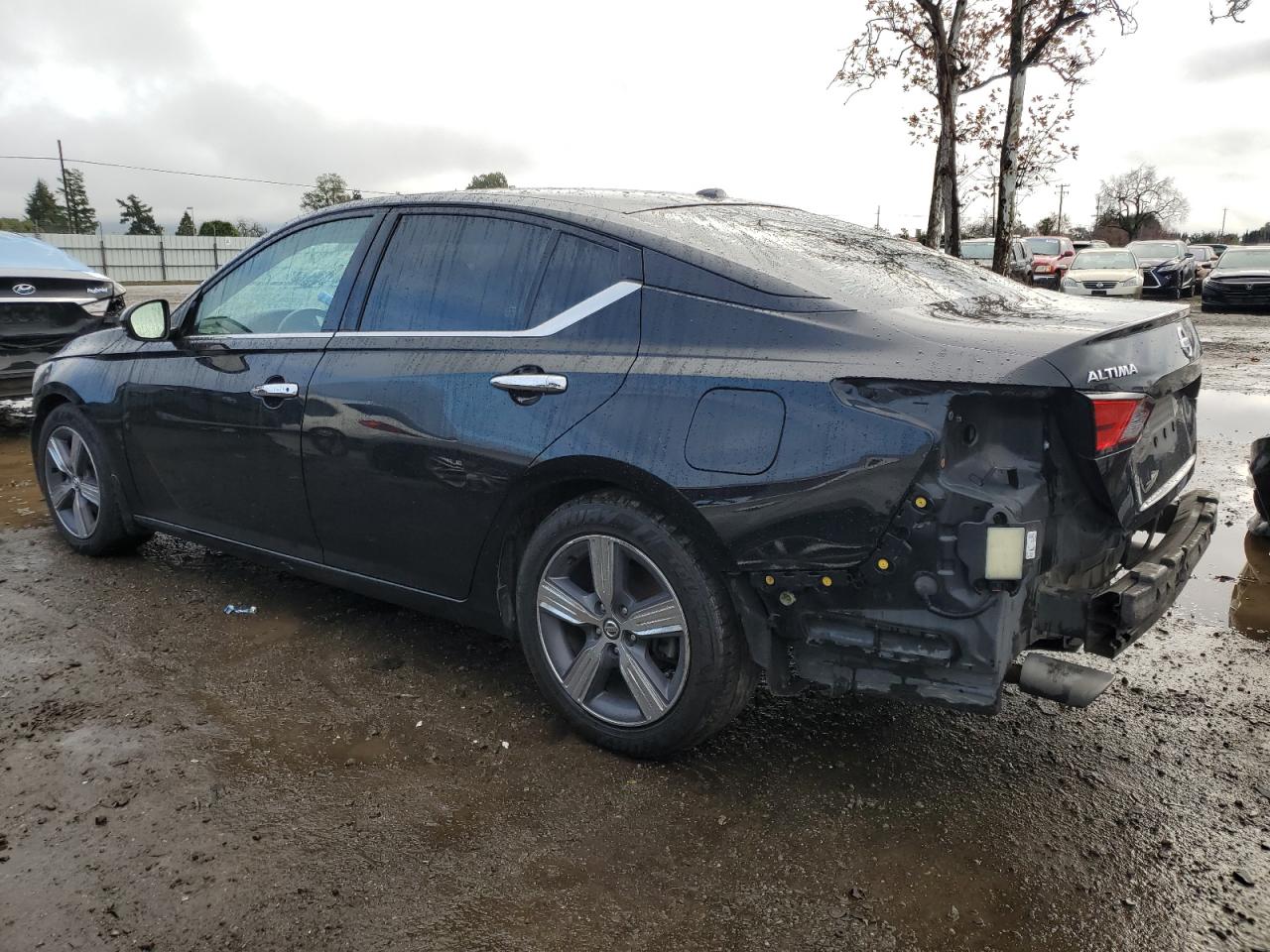 2019 Nissan Altima - Image 2