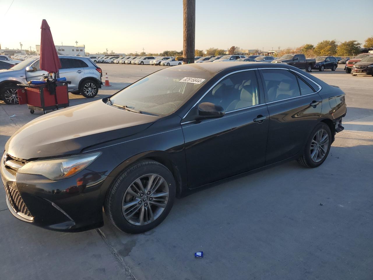 VIN 4T1BF1FK0GU266607 2016 TOYOTA CAMRY no.1