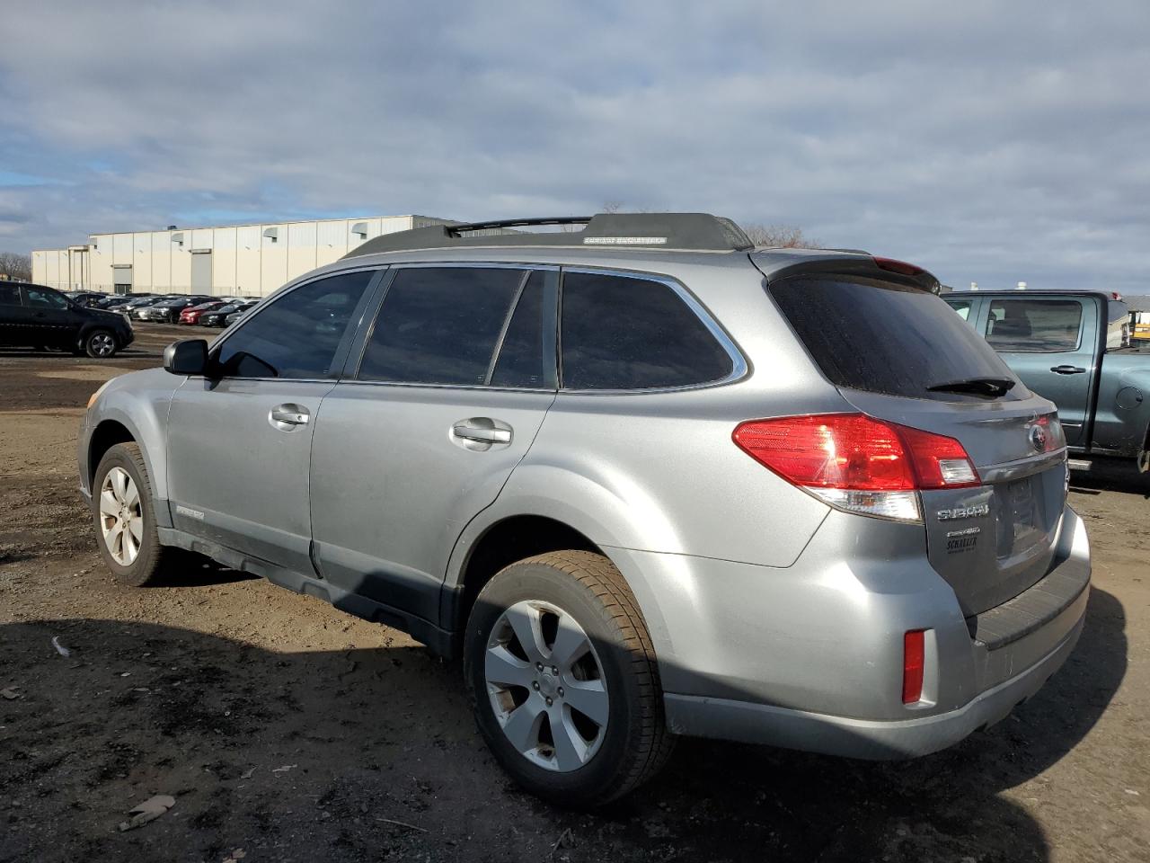 2011 Subaru Outback - Image 2