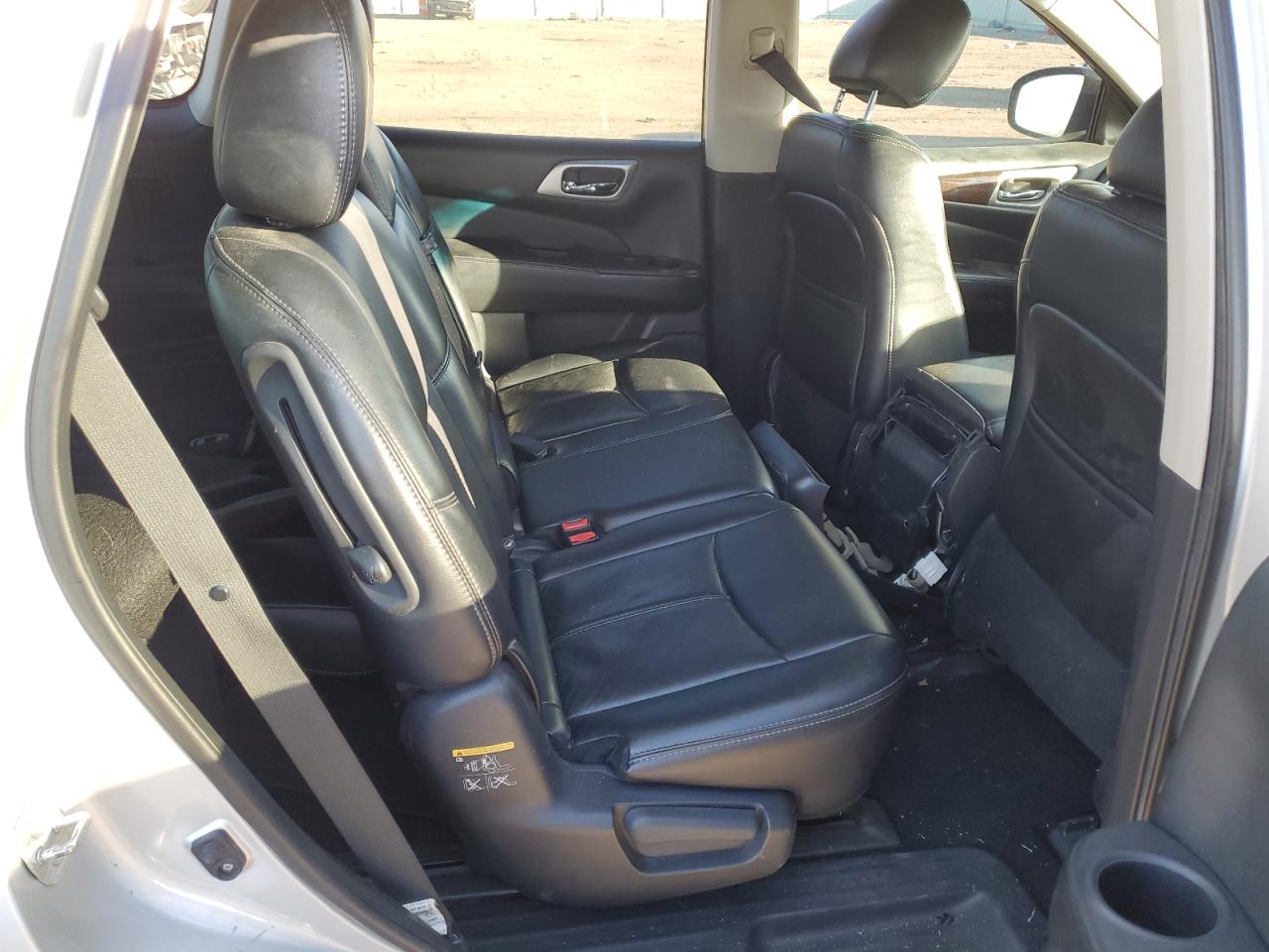 2014 Nissan Pathfinder - Image 11