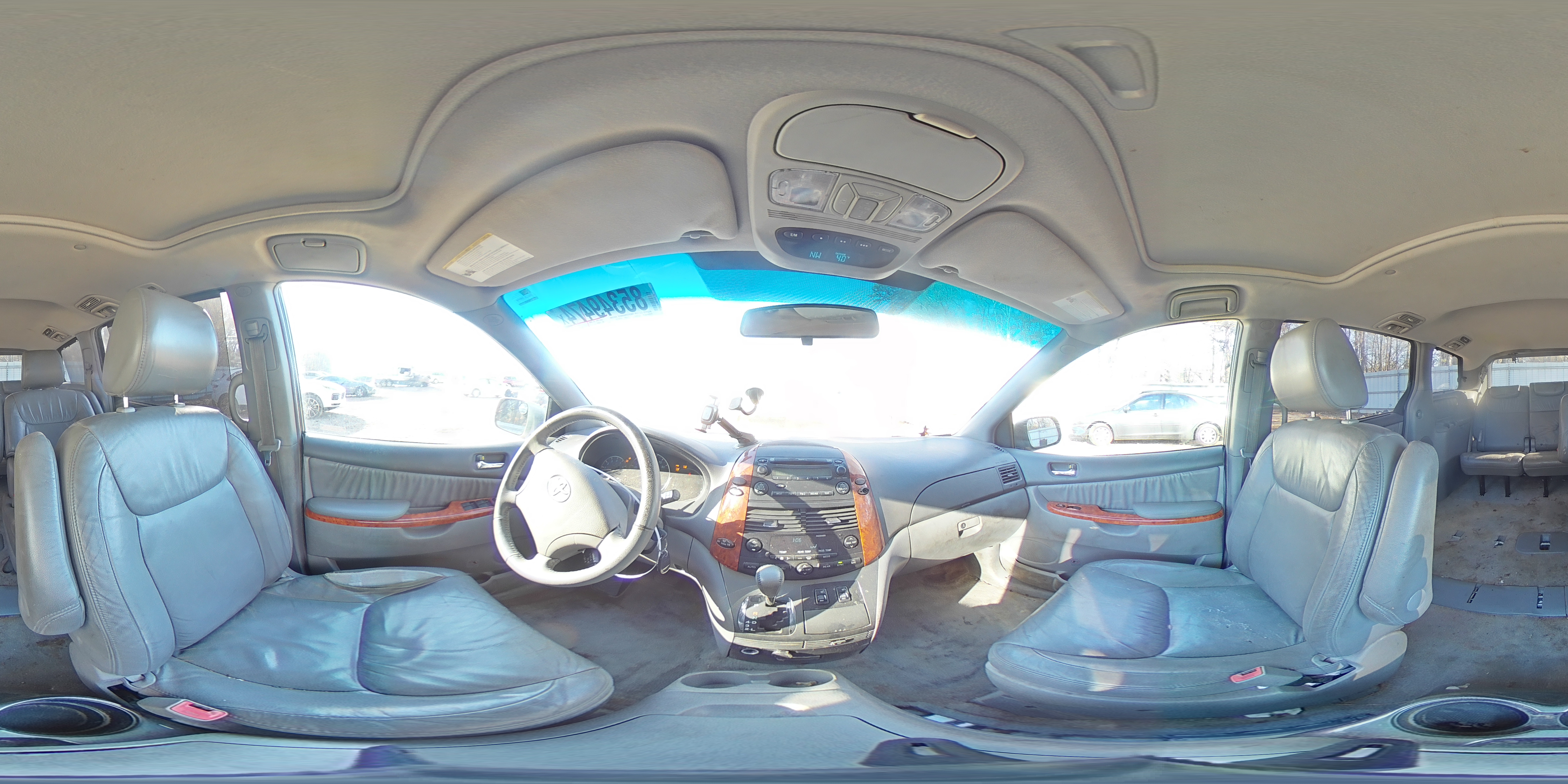 2010 Toyota Sienna - Image 13