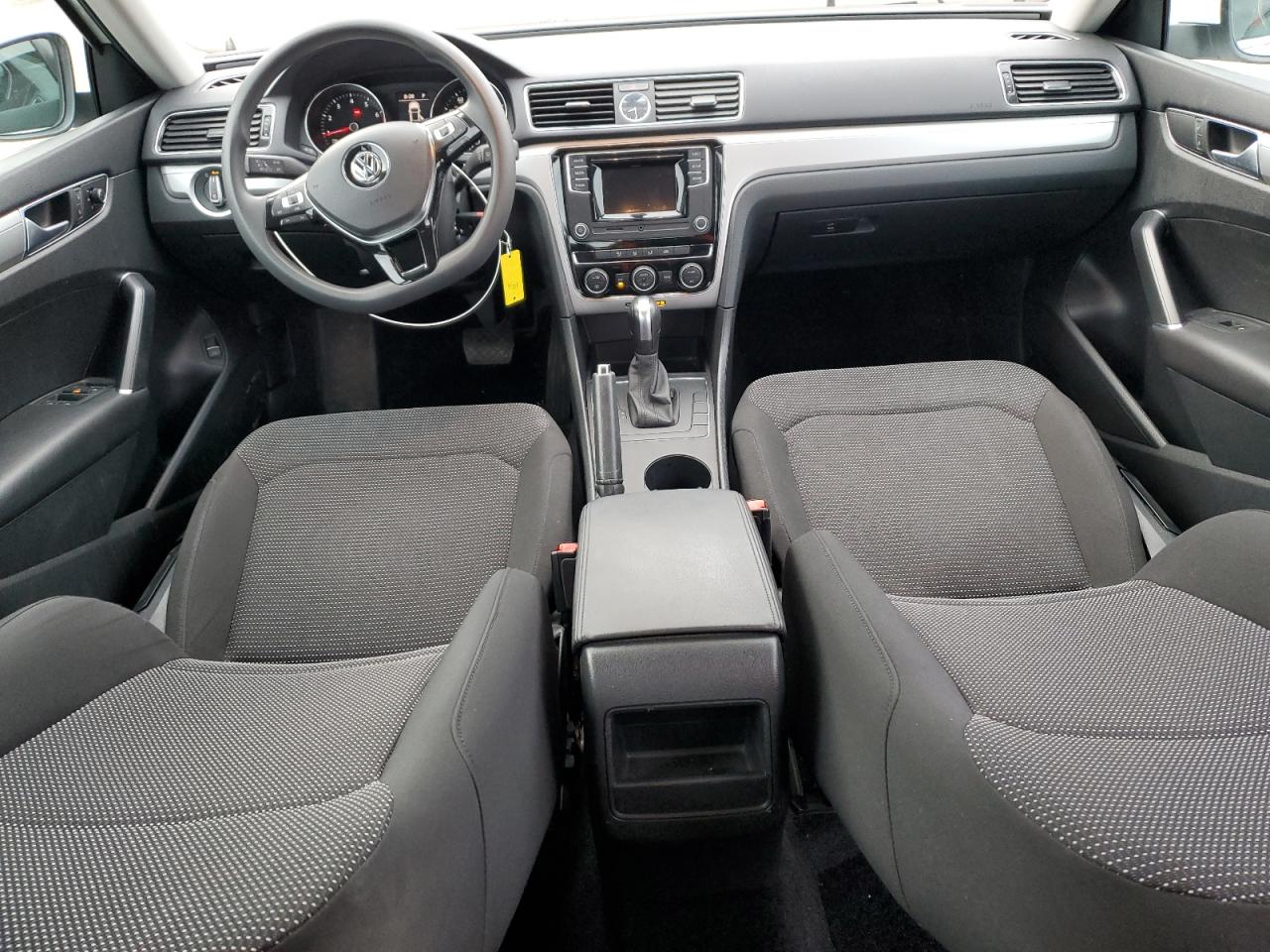 2016 Volkswagen Passat - Image 8