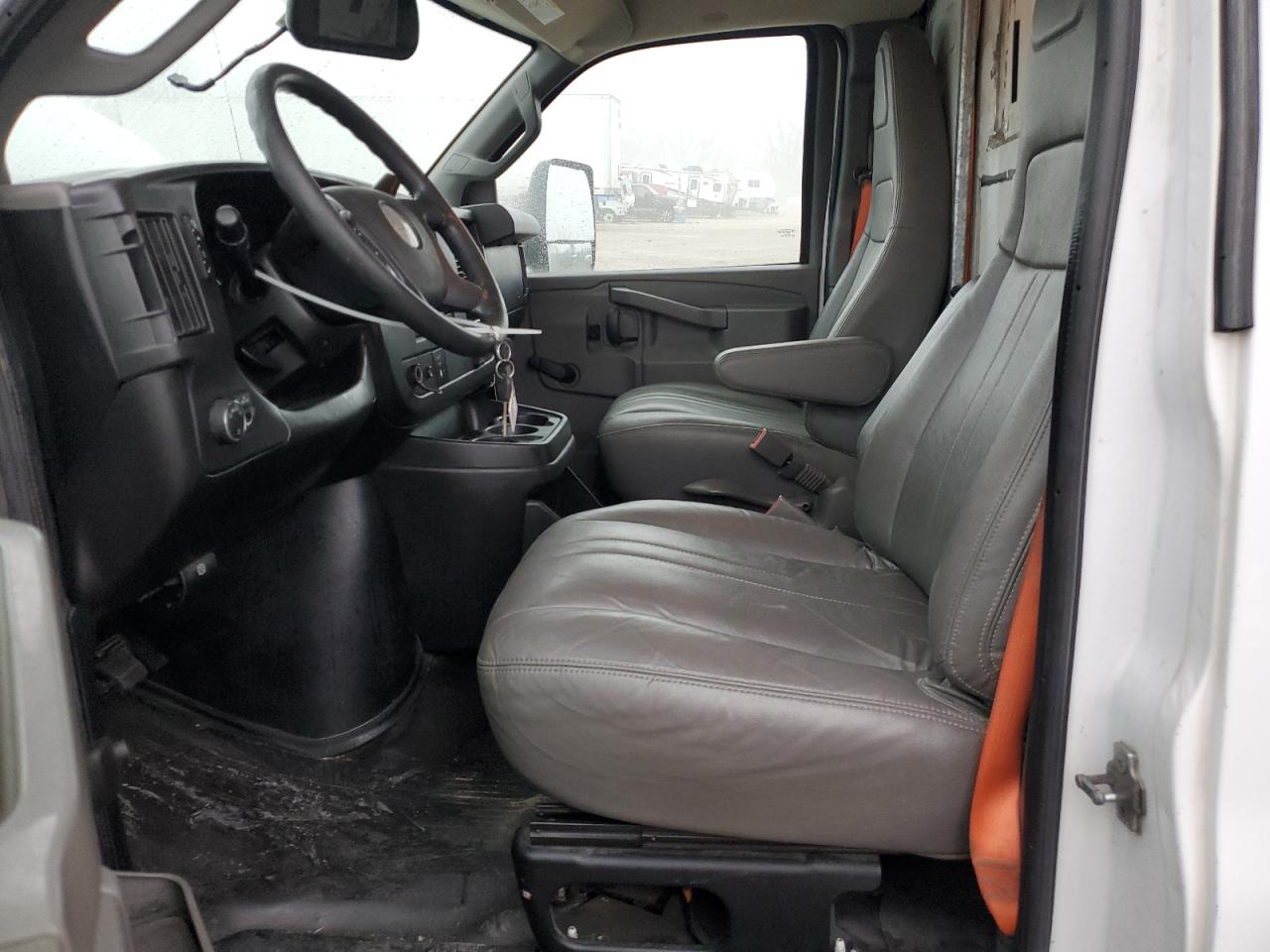 2018 Chevrolet Express - Image 7