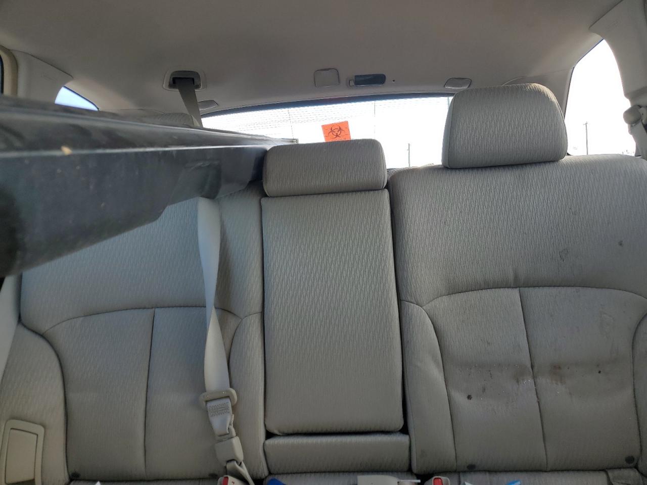 2012 Subaru Outback - Image 10